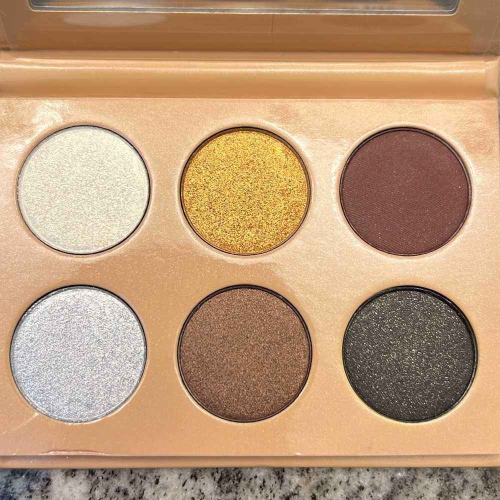 KKW Glitz & Glam palette